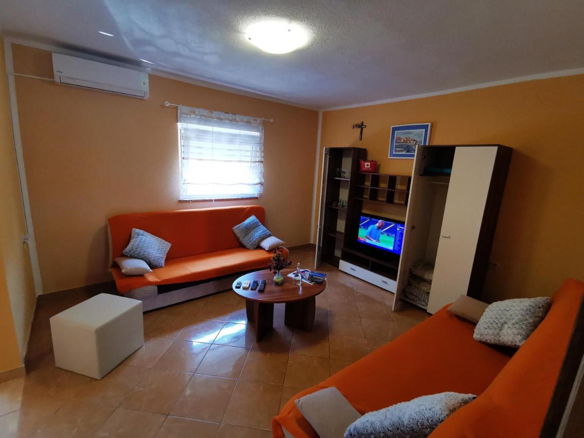 ויר Apartments Ivan מראה חיצוני תמונה