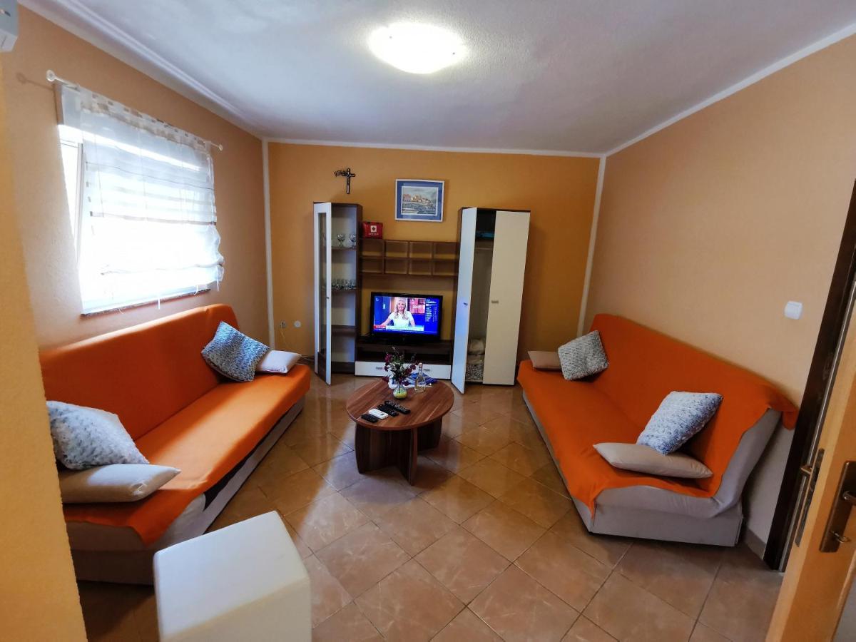 ויר Apartments Ivan מראה חיצוני תמונה