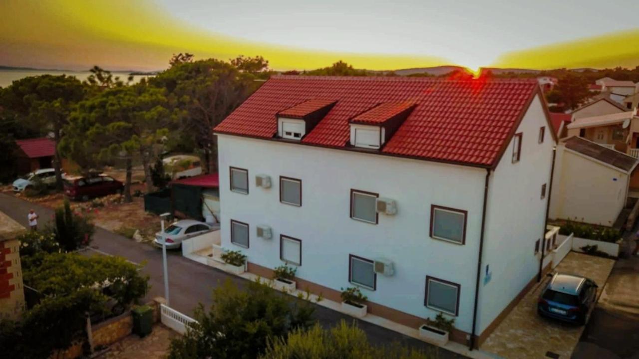 ויר Apartments Ivan מראה חיצוני תמונה